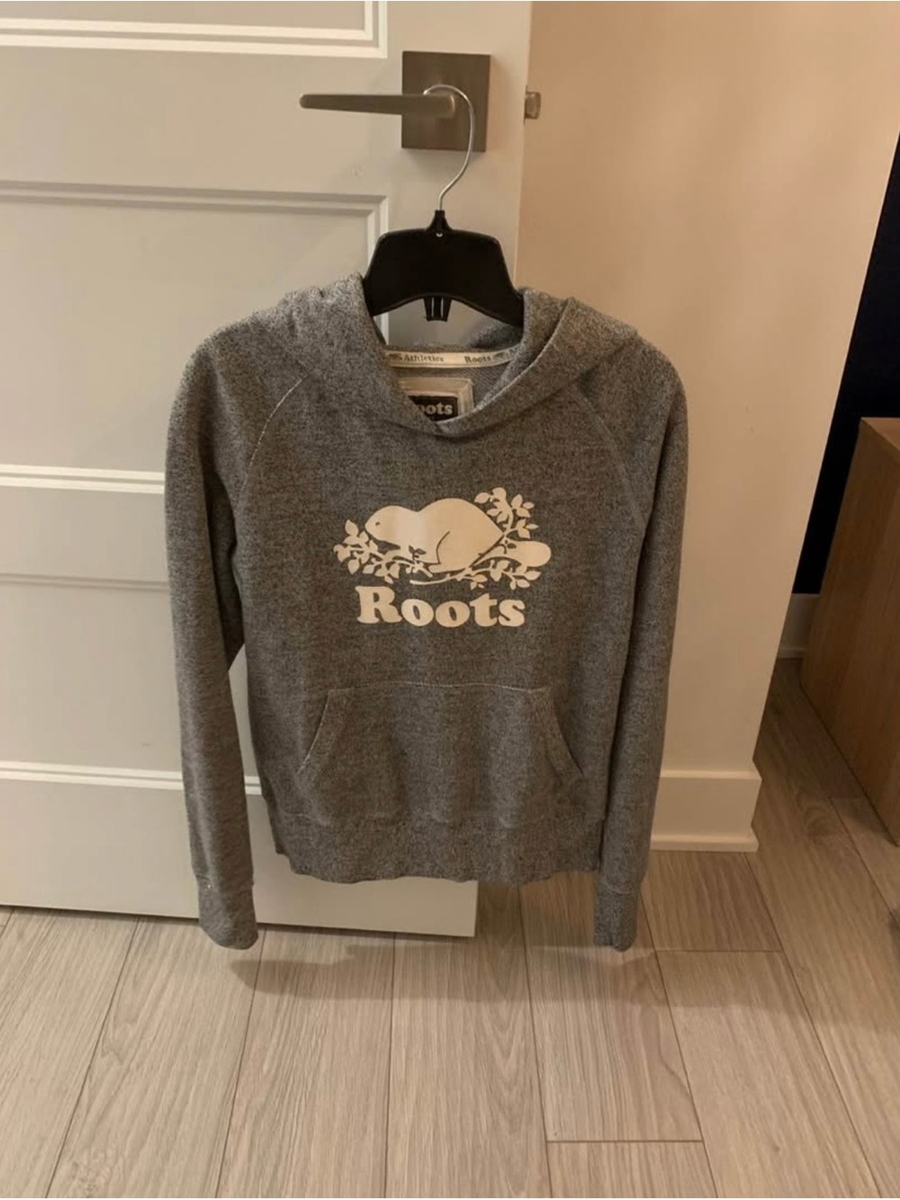 Roots Women's Gray Logo Hoodie Sweater - small